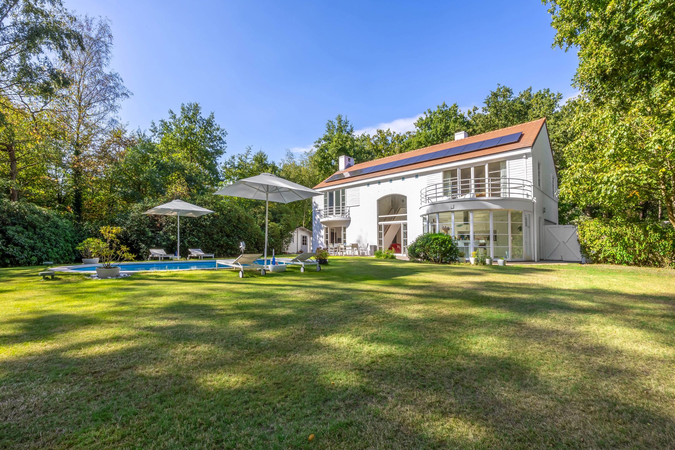 Zuinig moderne Villa met Zwembad en Privacy te Hof ter Linde foto {{pictureIndex}}