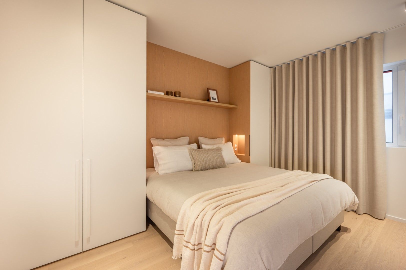 Instapklaar 3-slaapkamer appartement met terras nabij de Zeedijk. foto 15