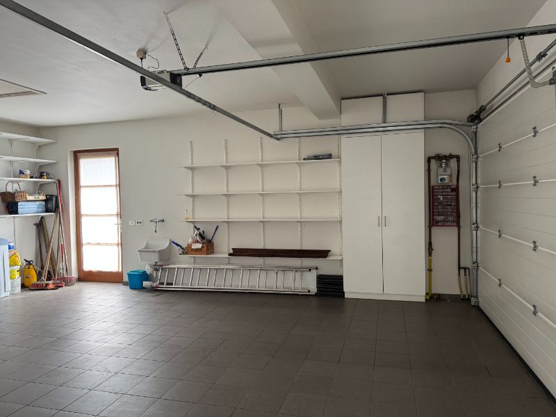 TE HUUR villa in rustige buurt foto 19