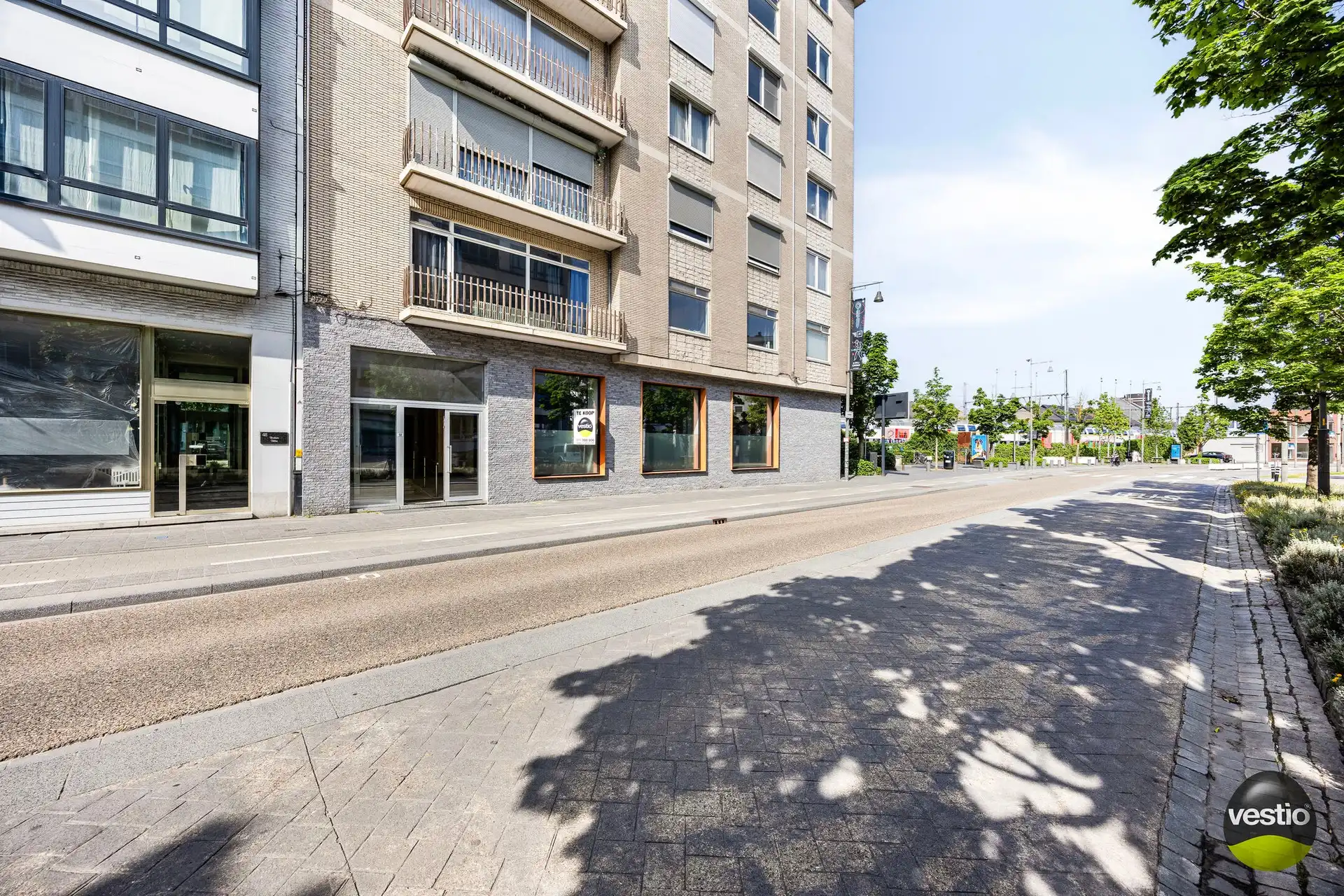 Luxueuze gelijkvloerse kantoorruimte van ca. 328 m² met parking. foto 19