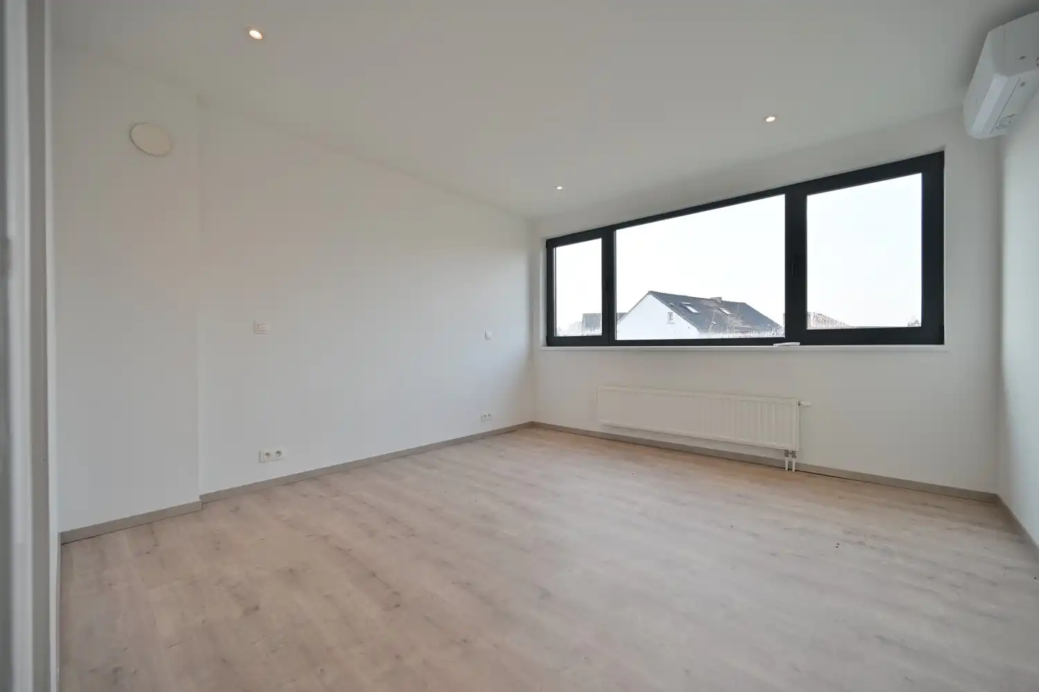 Moderne halfopen woning met 3 slaapkamers in het centrum van Lanaken foto 13