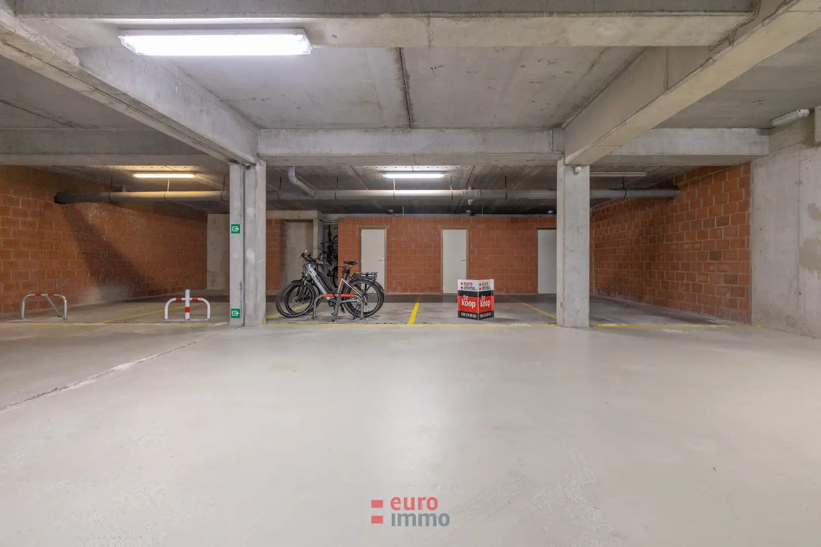 Vlot inrijdbare autostaanplaats op centrale locatie in Nieuwpoort foto 5