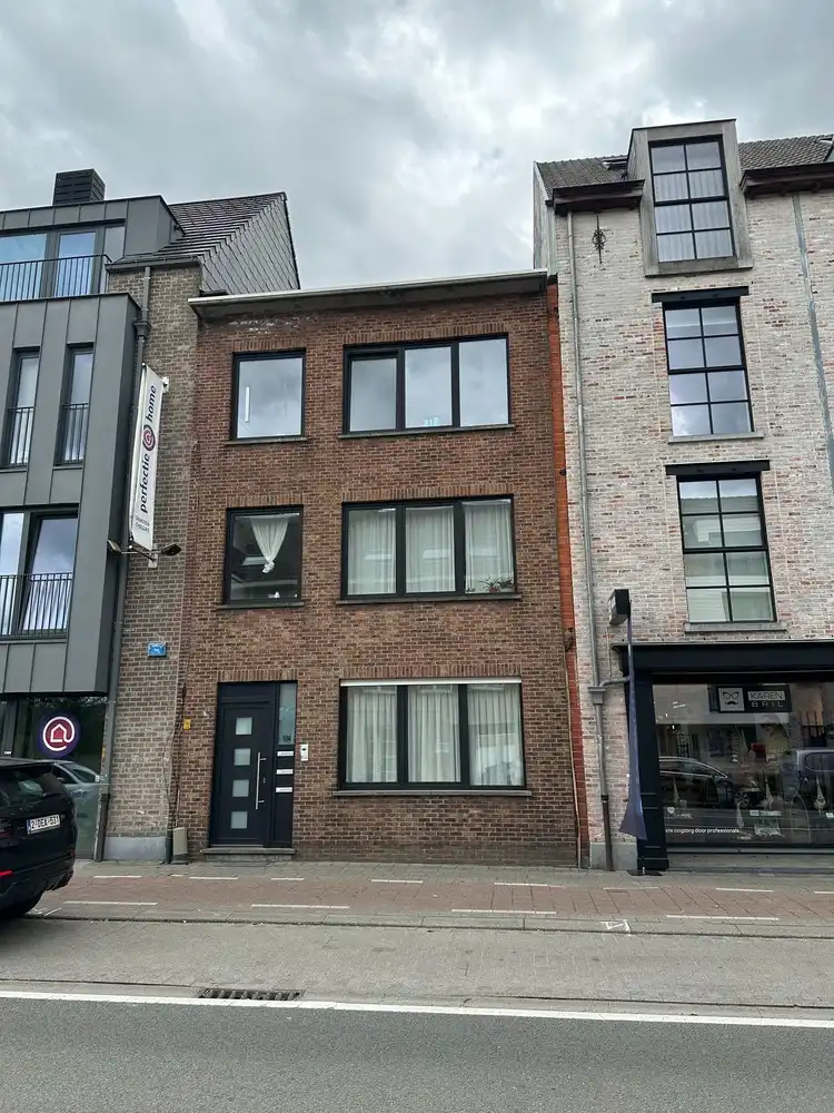 Autostaanplaats te Zoersel foto {{pictureIndex}}