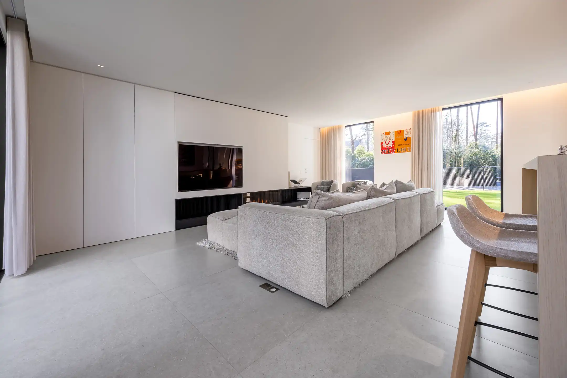Exclusieve moderne villa met panoramisch zicht op groen foto 15