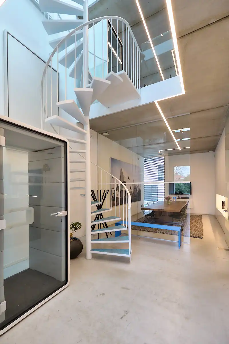 Uniek kantoorgebouw te koop langs de Westlaan te Roeselare foto 14