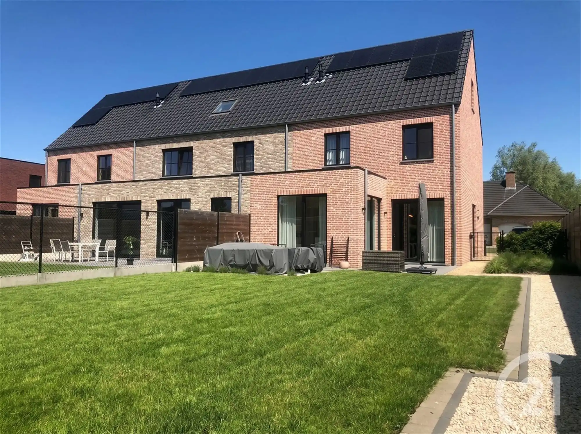 Ruime woning met zonnige tuin in Schriek! foto 33