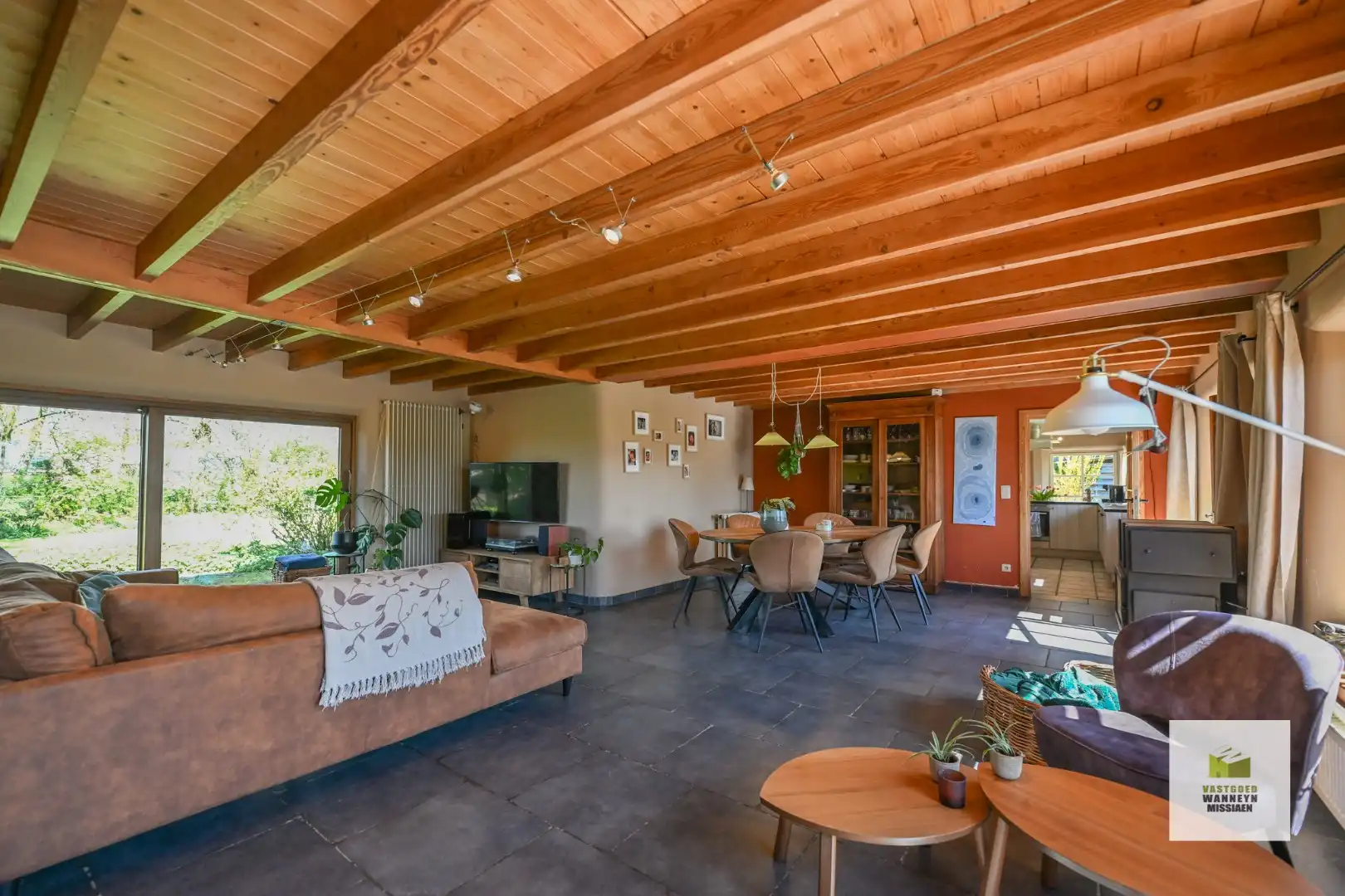 Landelijke gerenoveerde woning op 9.500 m2 met 3 slaapkamers en landelijk vergezicht foto 17