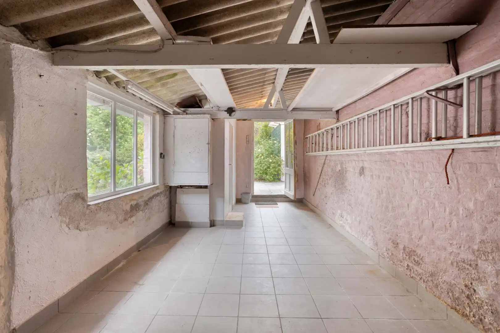 Te renoveren woning met tuin en garage in het centrum van Menen! foto 16