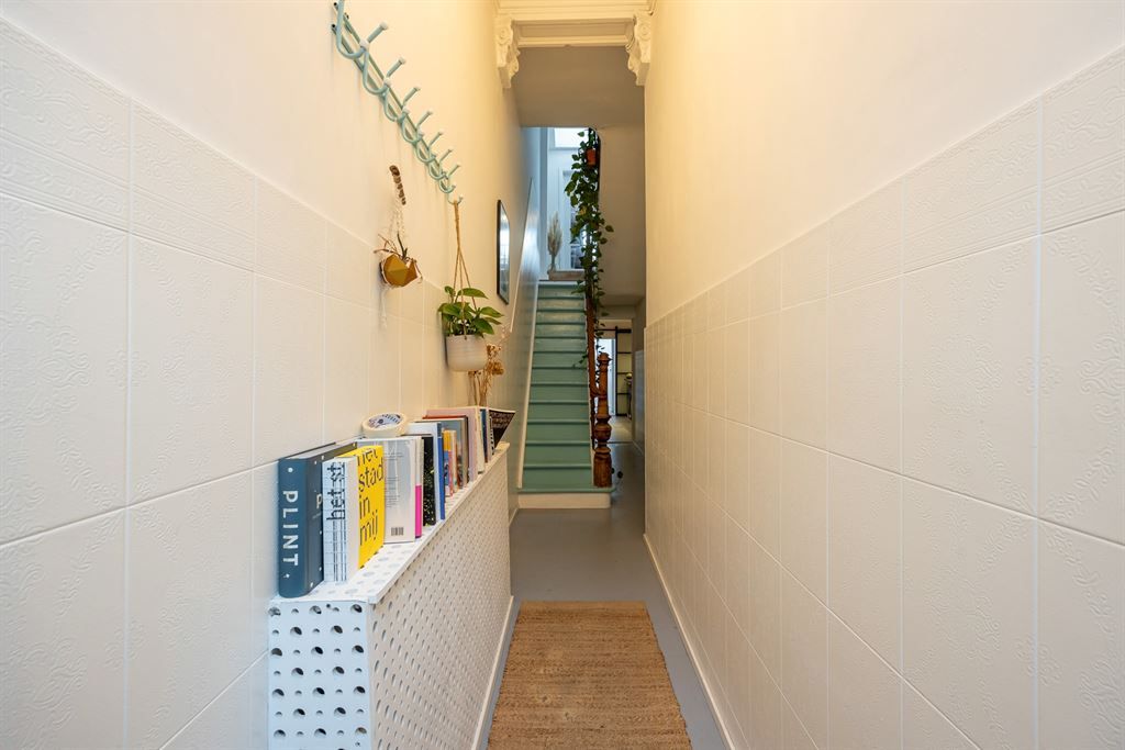 Ruime charmante woning met 5 slaapkamers en 2 badkamers  foto 9