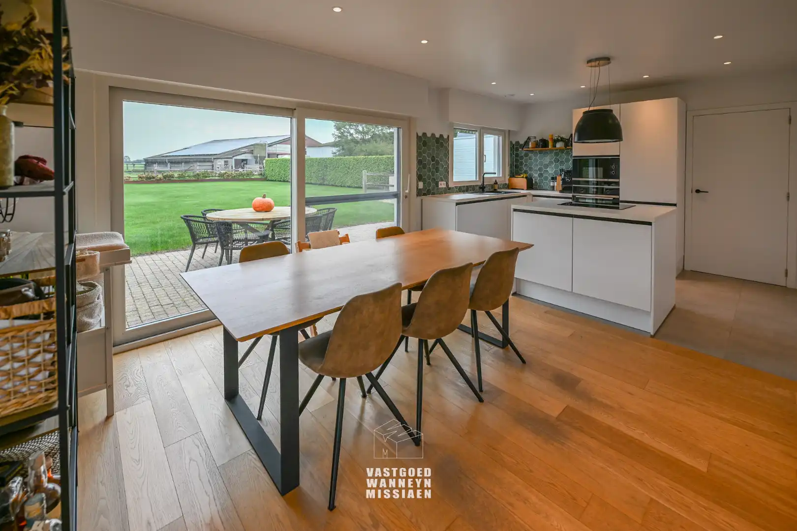 Charmante woning met 3 slaapkamers, bureel, garage en tuin met verzicht op 972m² foto 5