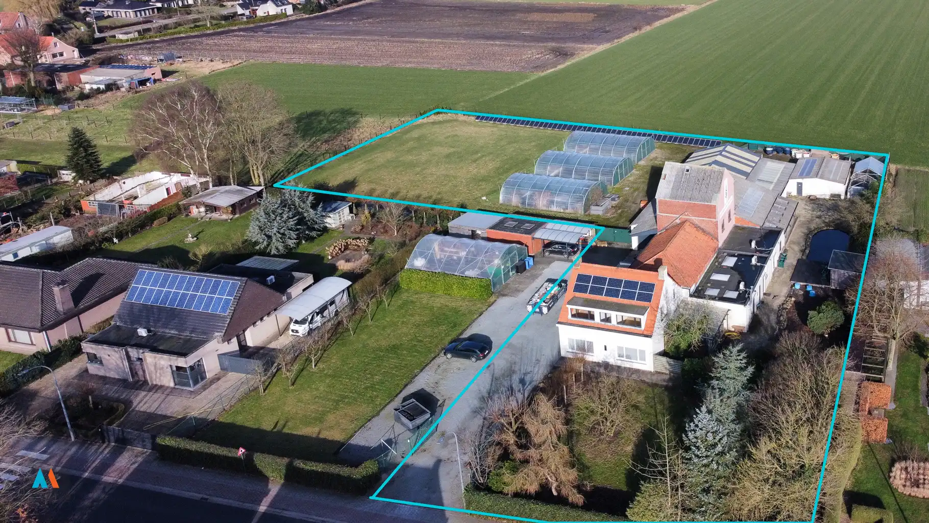 Hoofdfoto van de publicatie: Polyvalent gebouw