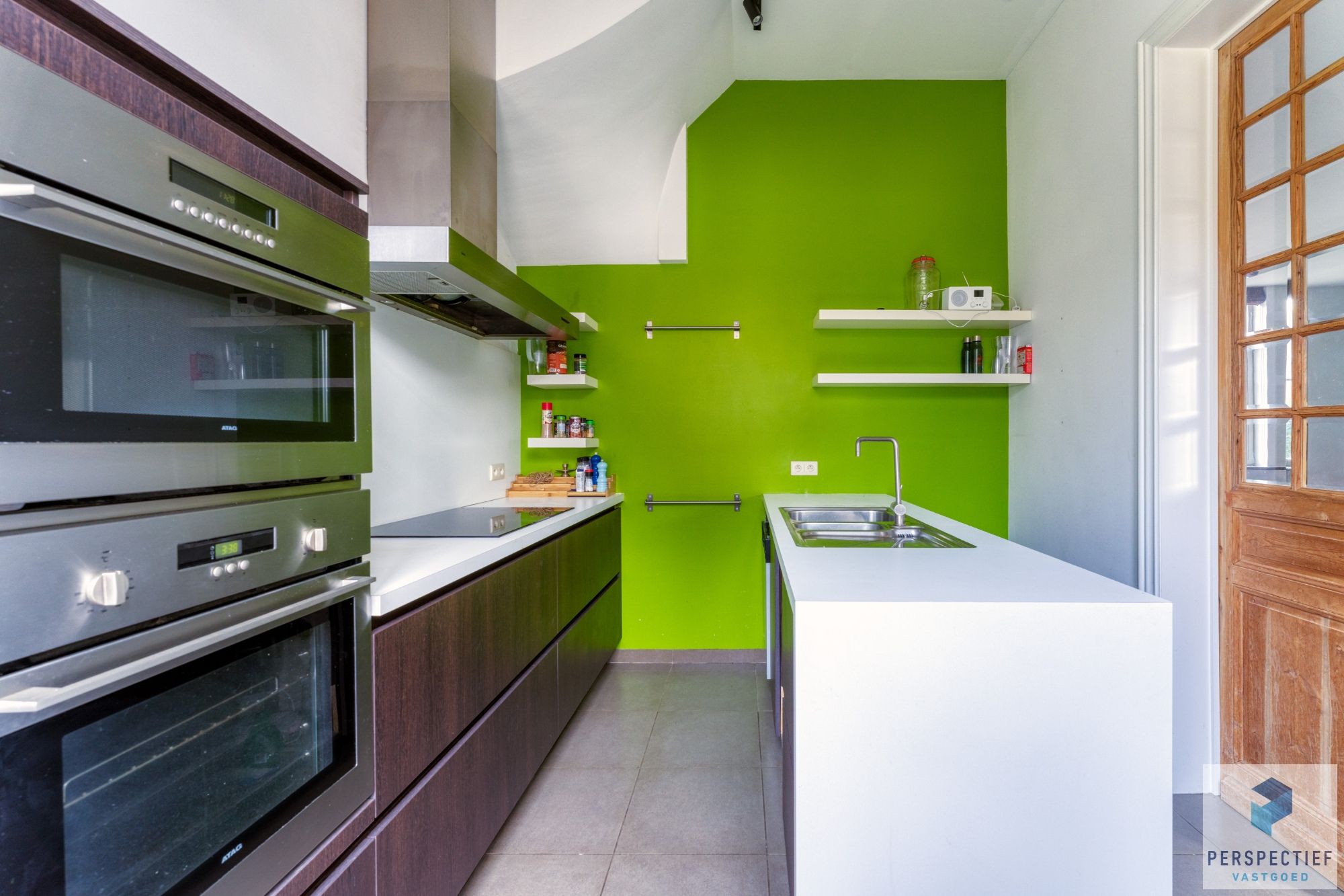 BEZOEKMOMENT ZATERDAG 20/12 VAN 15U TOT 16U30 | Ruime gerenoveerde woning met tuin & 2 privatieve autostaanplaatsen foto 9