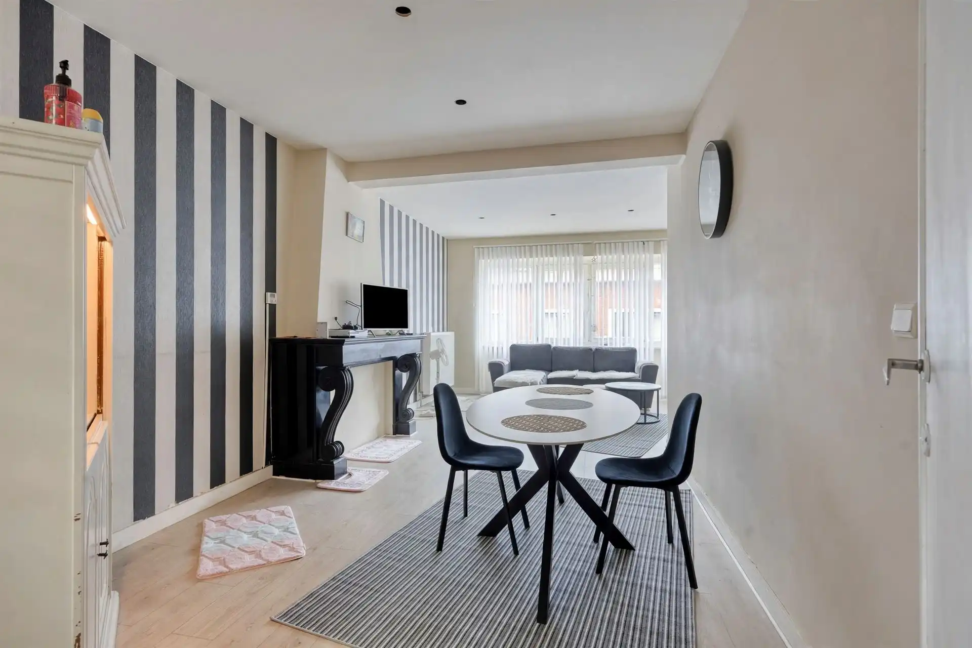 Riante woning, momenteel ingericht als 3 appartementen! foto 3
