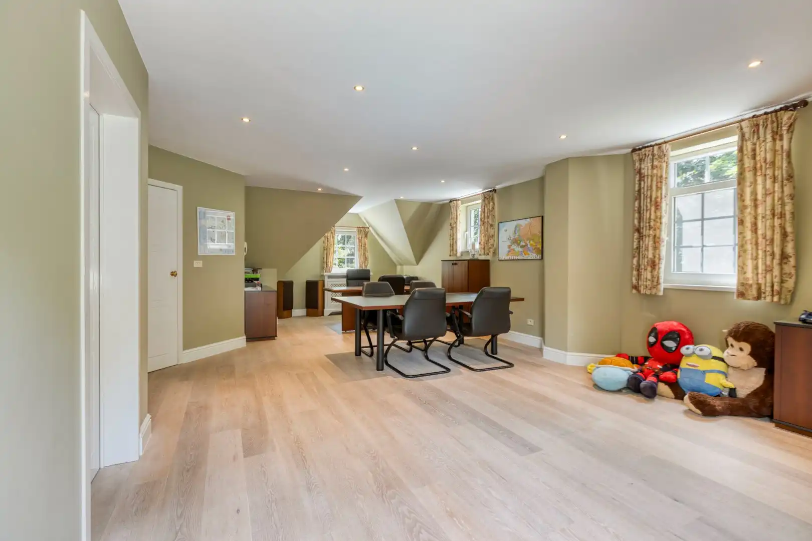 Prachtige villa met ruime tuin, zwembad en dubbele garage in Mol-Wezel ! foto 18