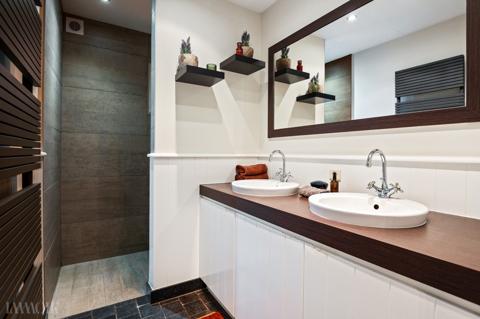 Charmante woning in de geliefde Amerlo-wijk in Schoten. foto 11