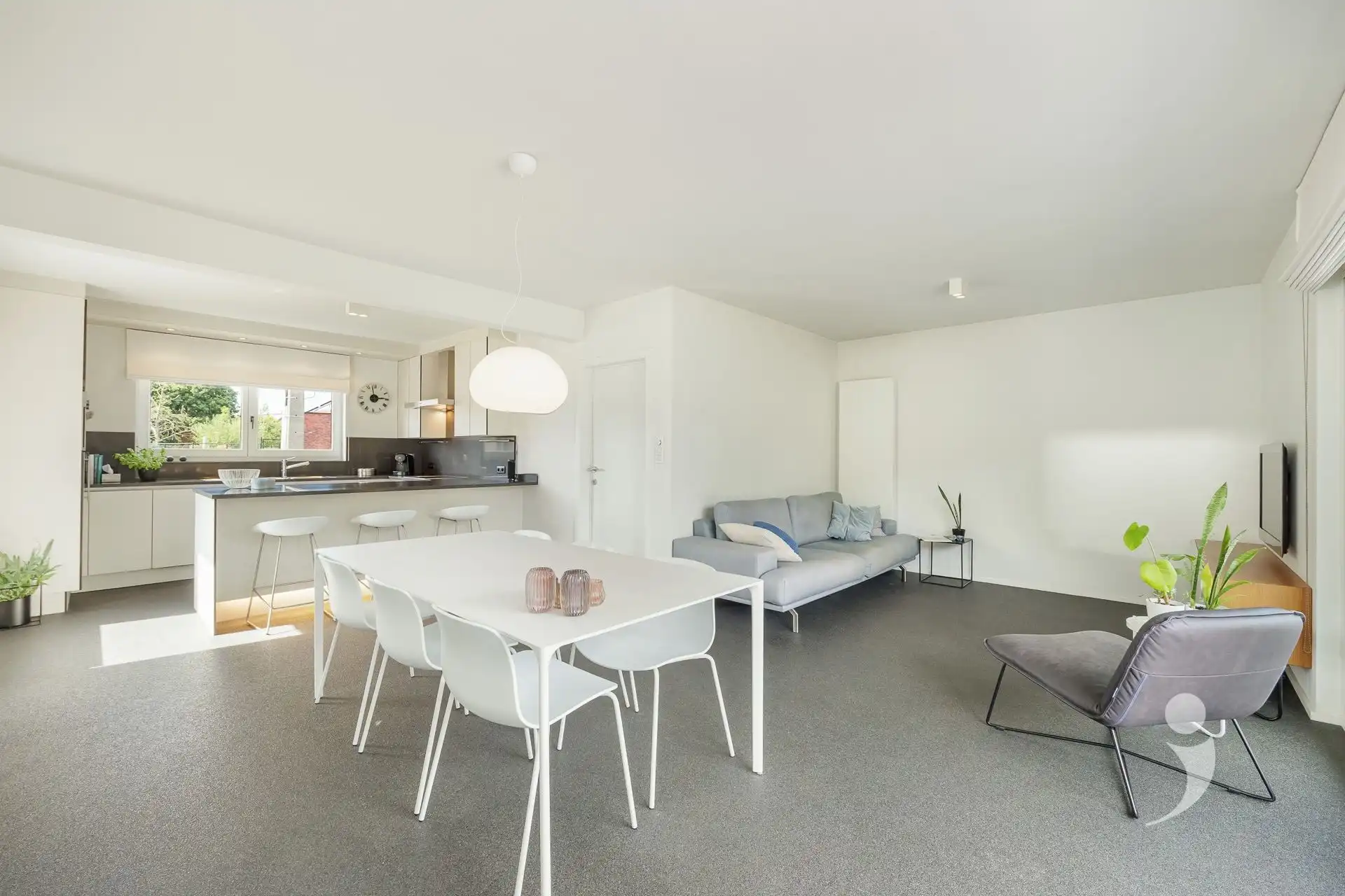 Knappe instapklare gezinswoning op een toplocatie! foto 9