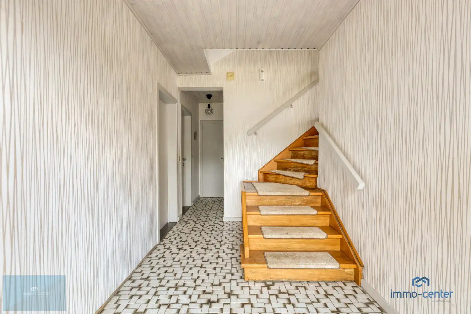 Ruime gezinswoning met tuin aan natuurgebied De Caetsweyers. foto 5