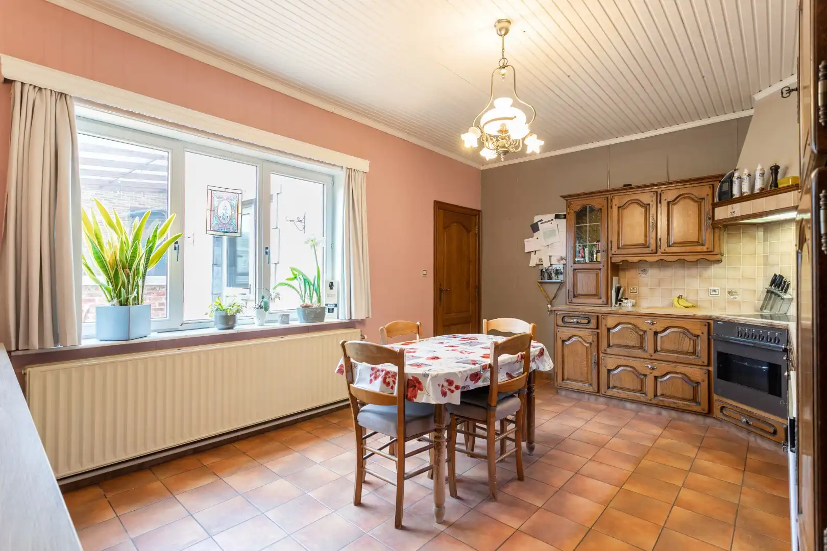 Ruime woning met naastgelegen bouwgrond en loods foto 11