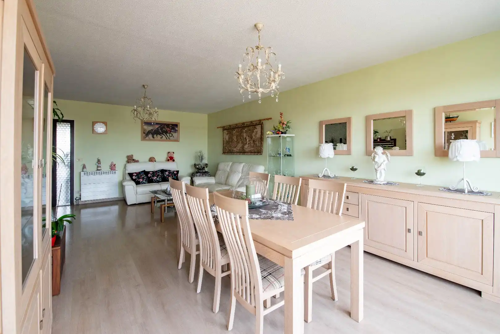 Ruim appartement met 2 slk, terras en garagebox foto 5