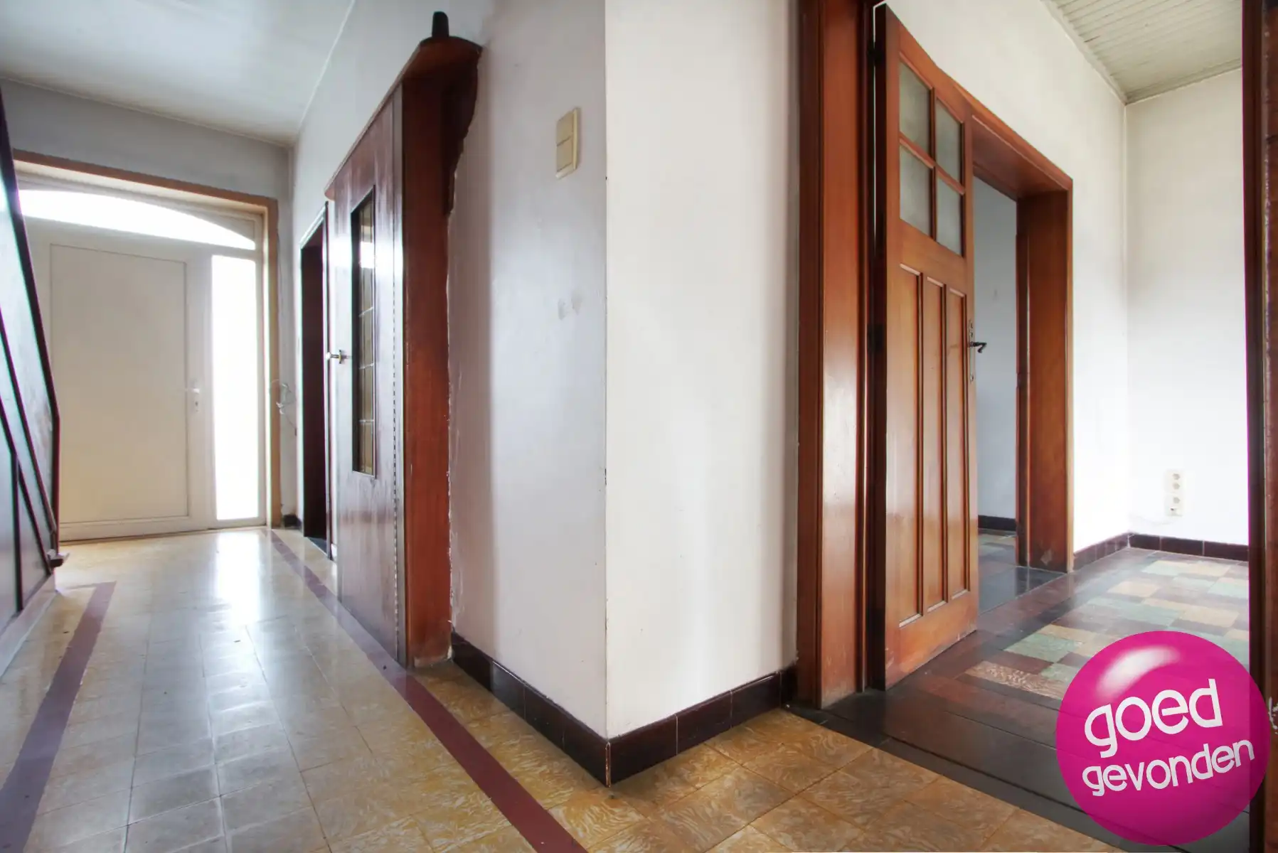 TE RENOVEREN WONING - 3 RUIME SLK - TERRAS - TUIN - PARKING foto 7