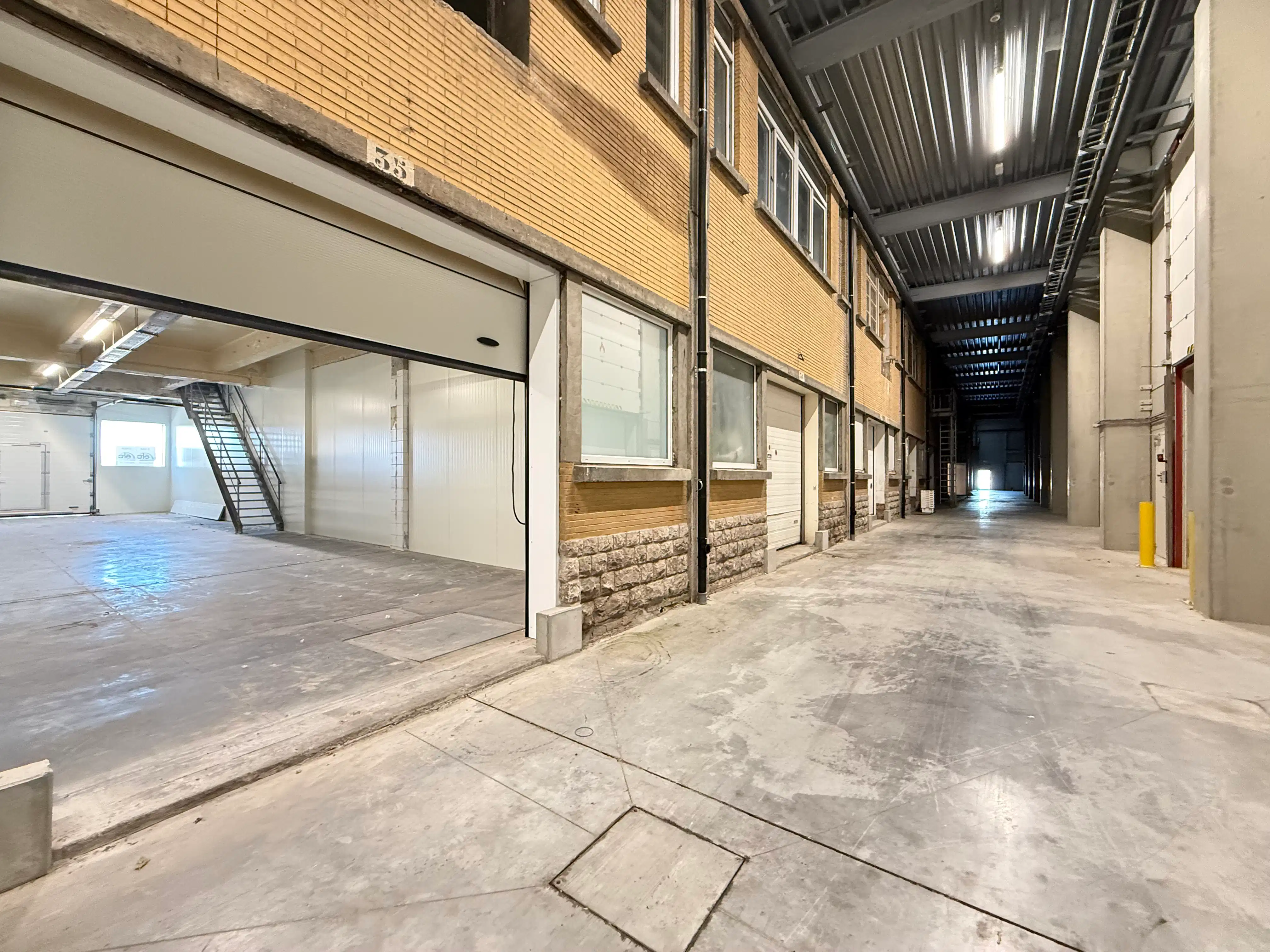 Functionele opslagruimte 280m²  met laad- en loskade foto 4
