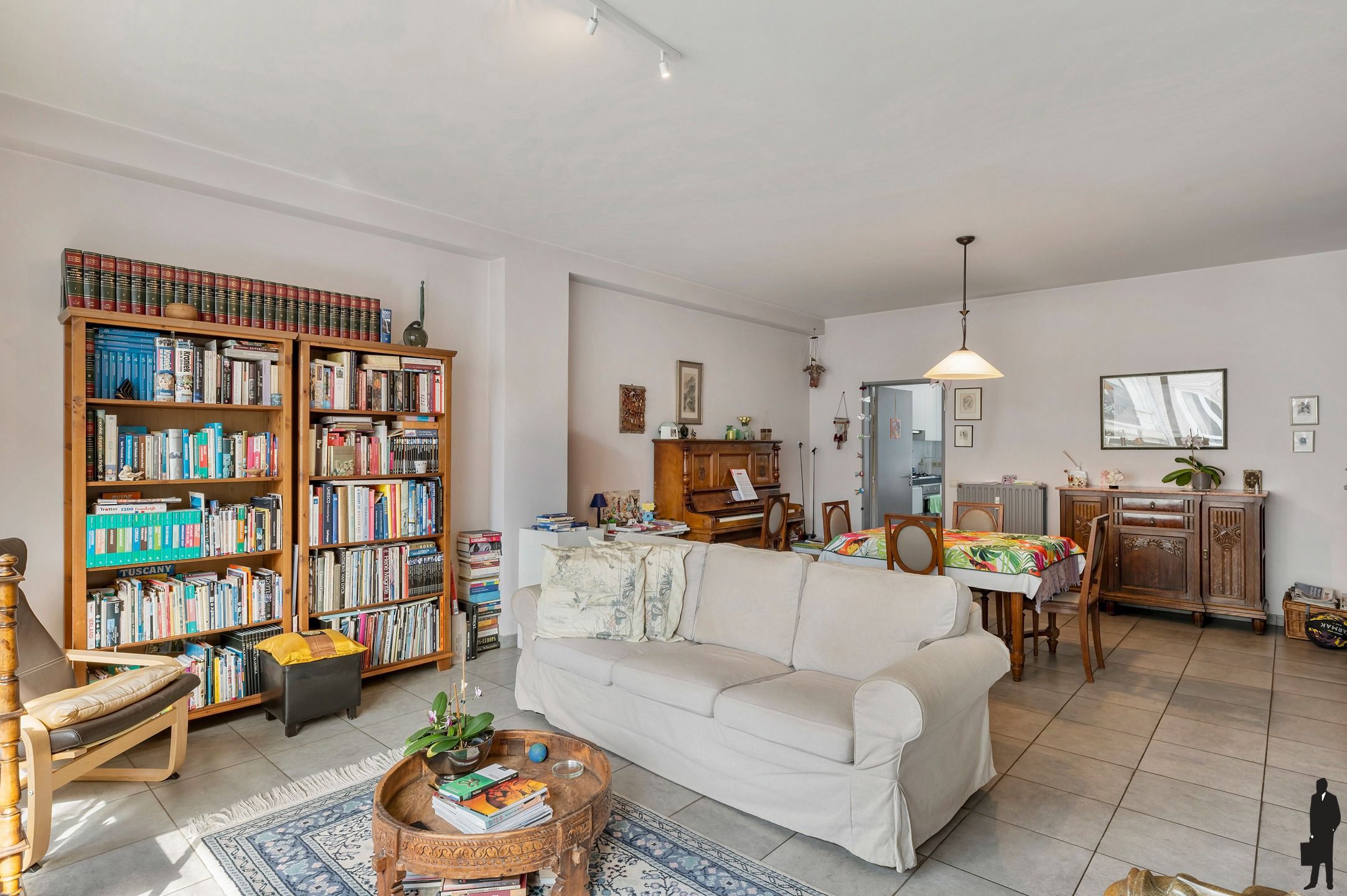 Ruim 3-slaapkamerappartement met terras op een toplocatie. foto 3