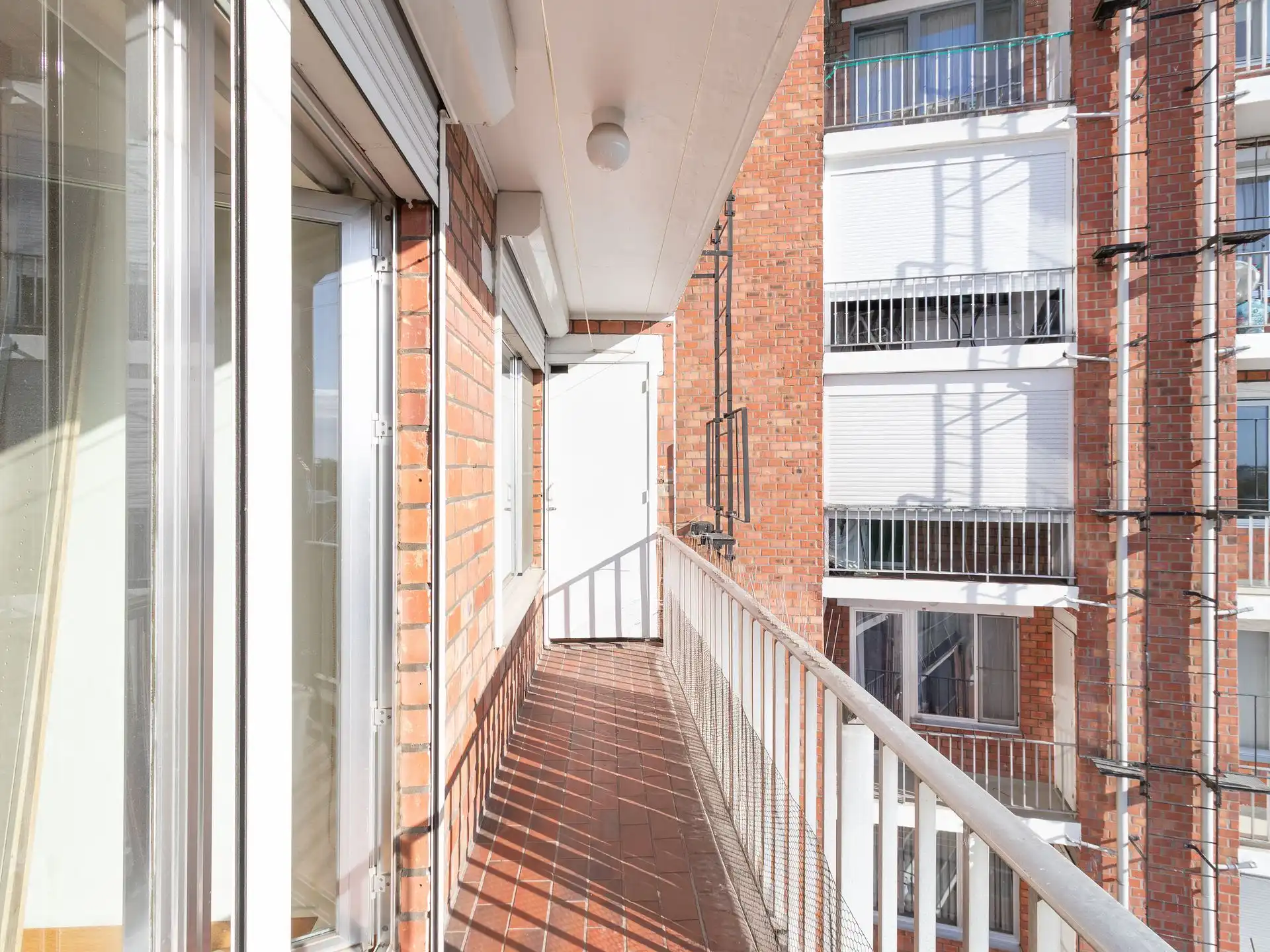 Instapklaar appartement met 2 terrassen! foto 10