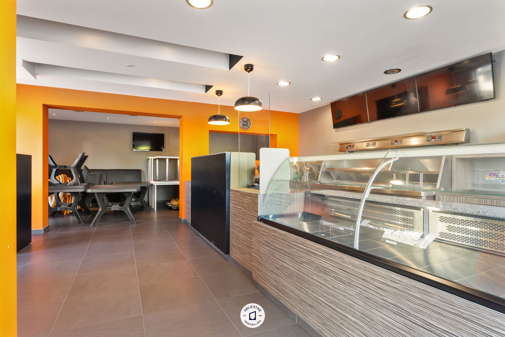 GERENOVEERD COMMERCIEEL PAND MET WOONST TOPLOCATIE foto 9