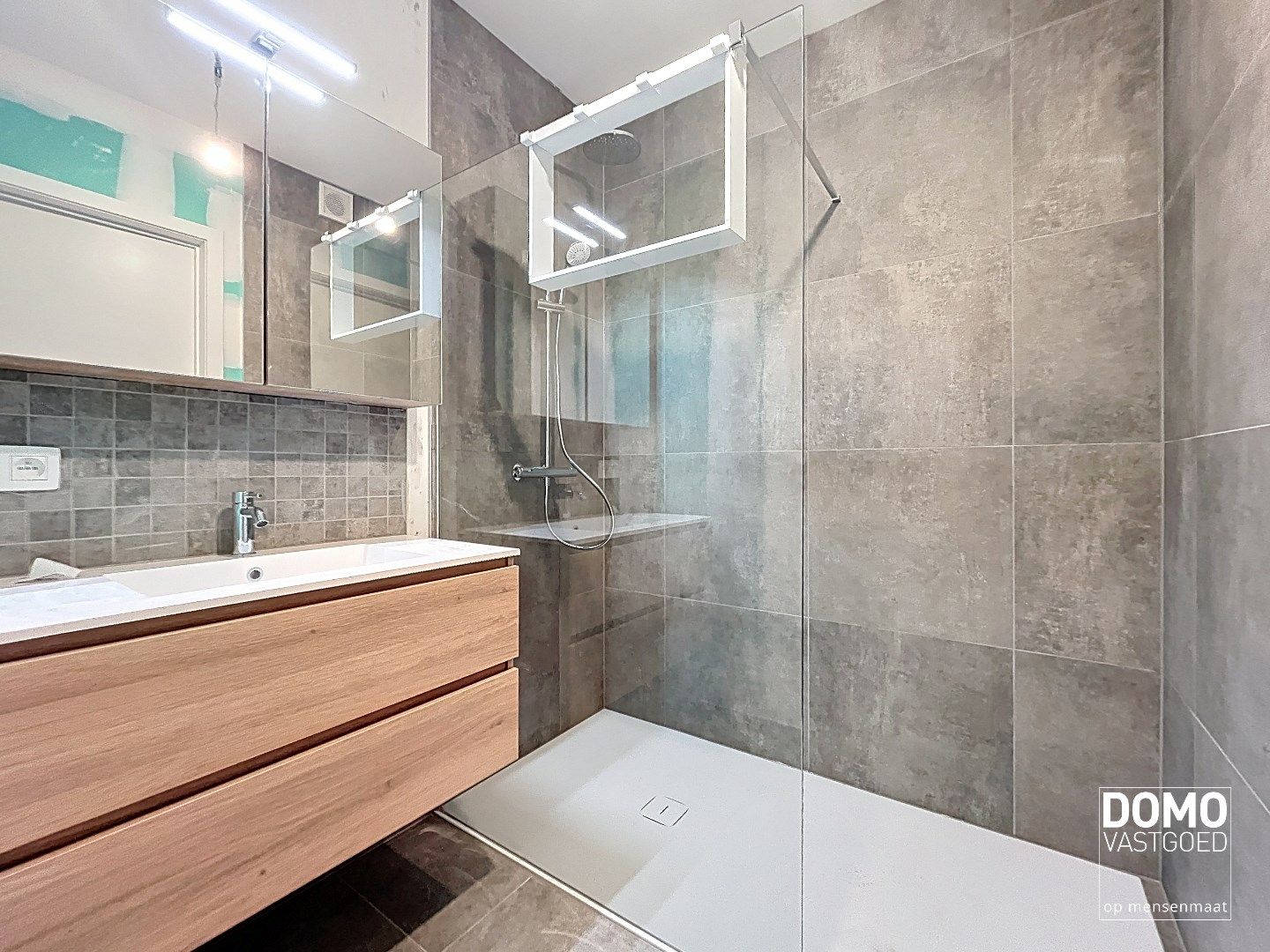 VOLLEDIG AFGEWERKT NIEUWBOUWAPPARTEMENT MET 2 SLAAPKAMERS, TERRAS, ONDERGRONDSE AUTOSTANDPLAATS EN KELDERBERGING IN RESIDENTIE "DE KWINT" TE ZONHOVEN  foto 8