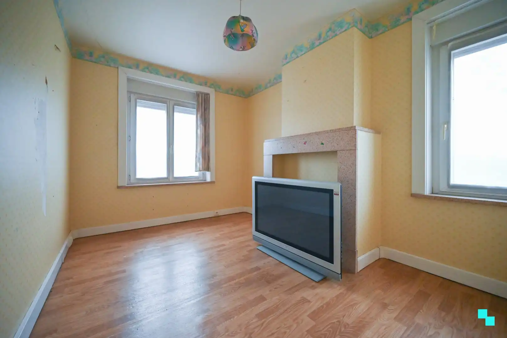 Halfopen bebouwing met garage nabij centrum Izegem foto 20