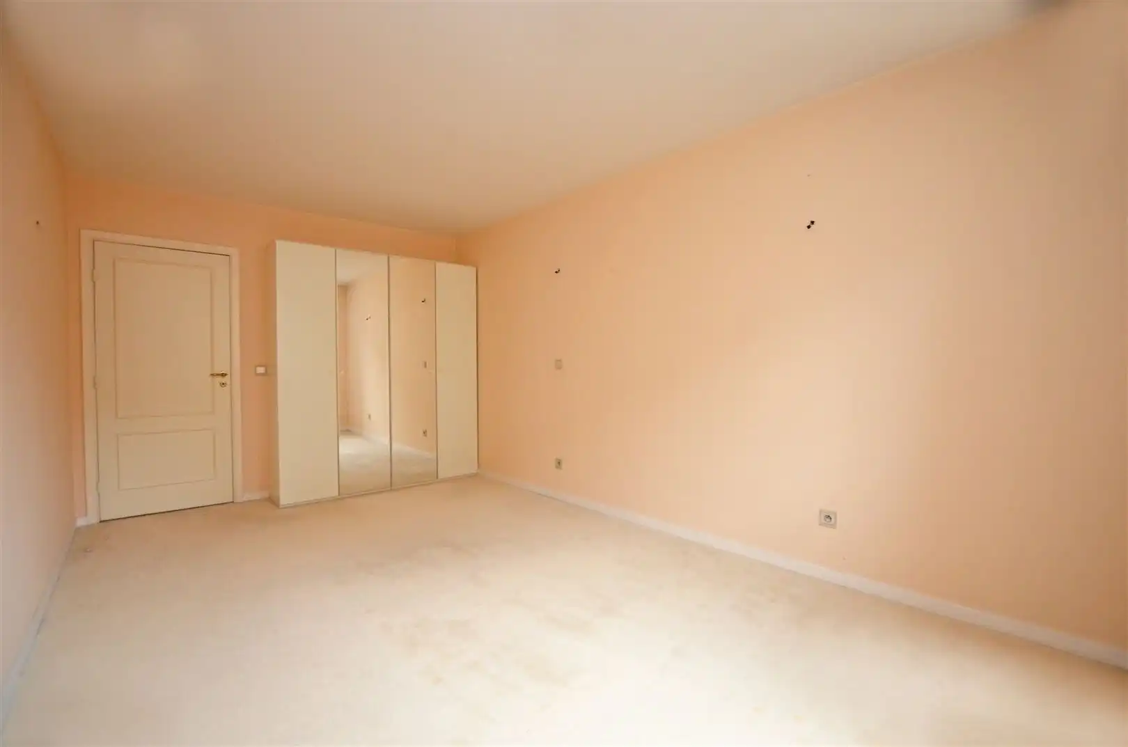 Ruim op te frissen appartement op wandelafstand van de stad foto 26