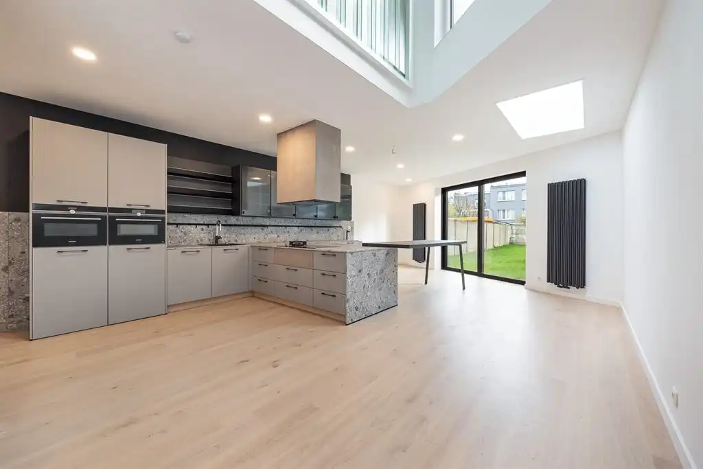 Energiezuinige woning met tuin en 5 slaapkamers foto {{pictureIndex}}