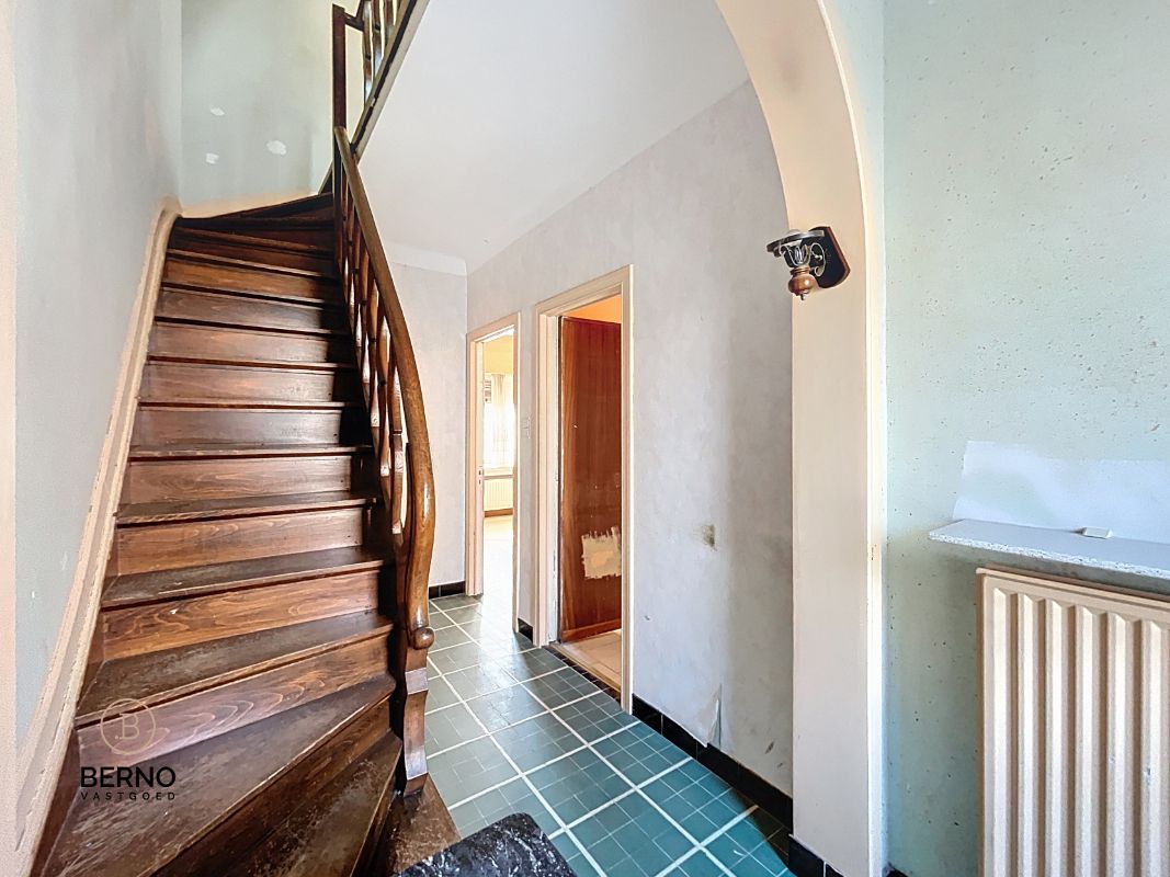 Statige, ruime woning met mooie tuin foto 2
