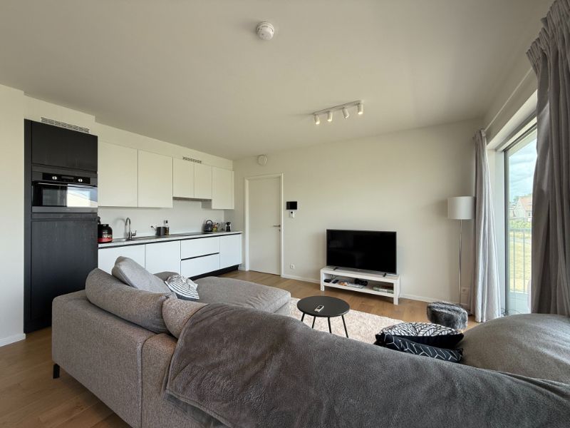 Modern en rustig gelegen appartement met mooi terras foto 3