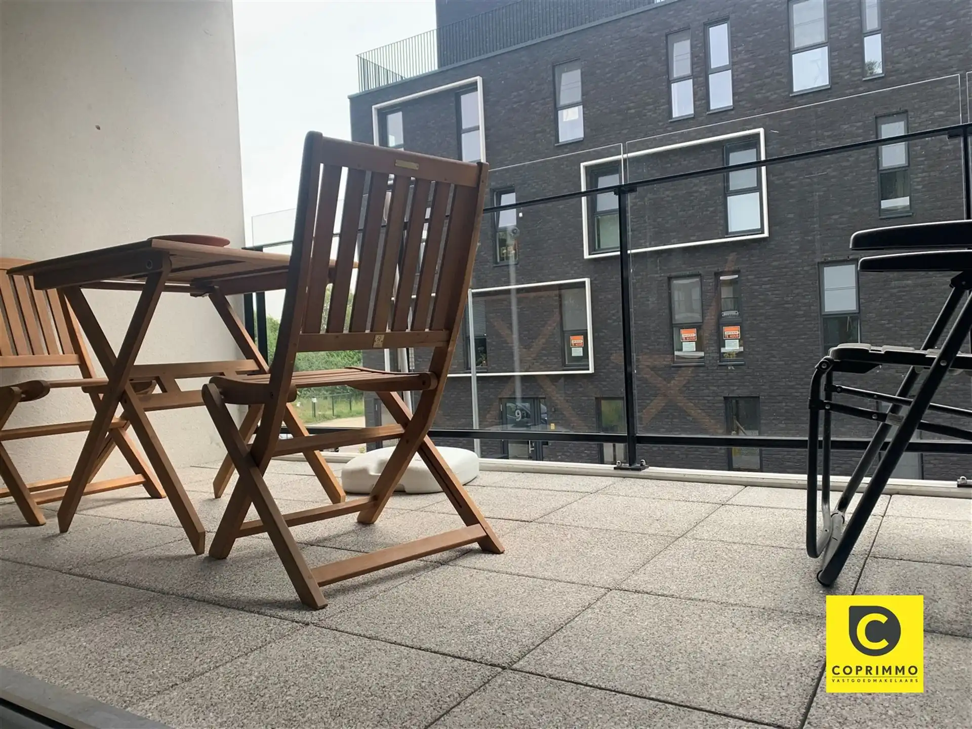 Appartement met 1 slk, terras en P foto 3