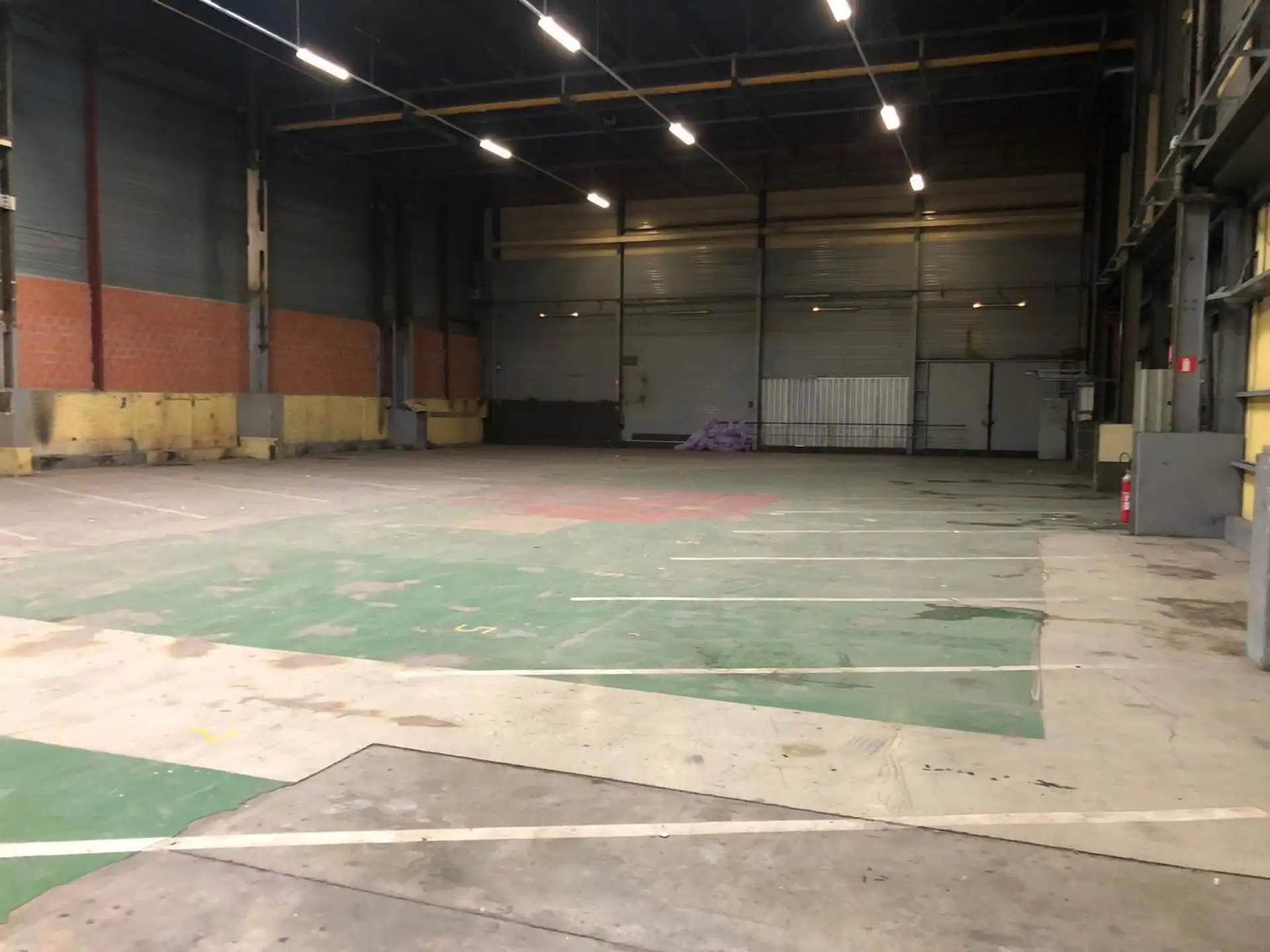 Magazijn van ca. 10.000m²  verdeeld over 2 verdiepingen glv 7.000m² en 1ste V 3.000m²  te Vilvoorde foto 6