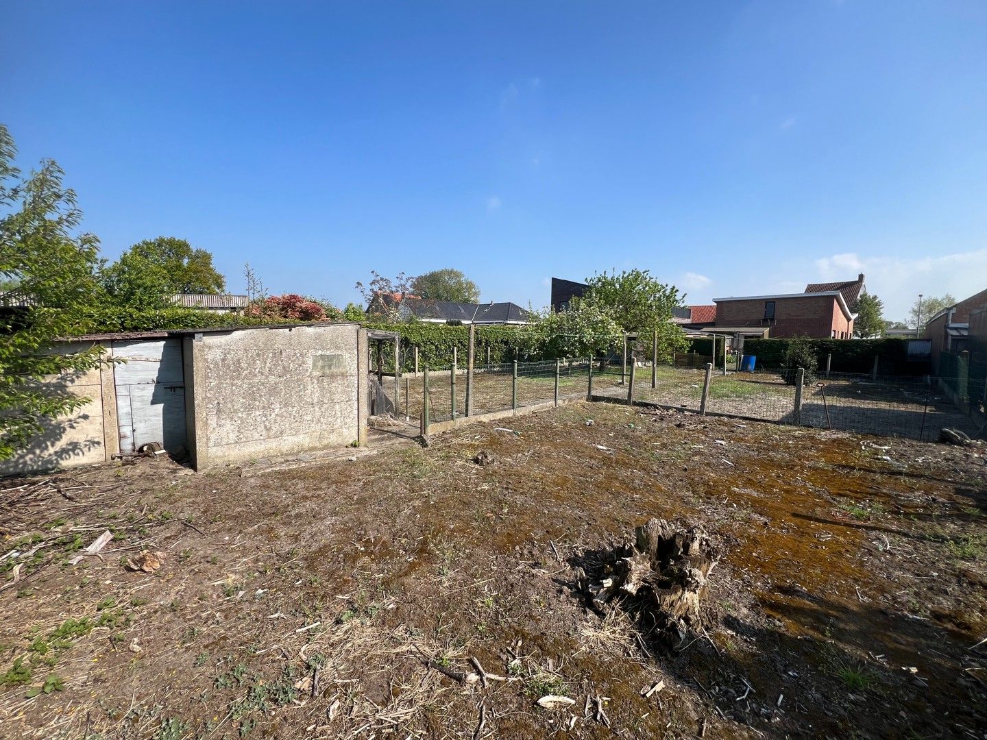 Te renoveren bungalow met landelijk zicht foto 2