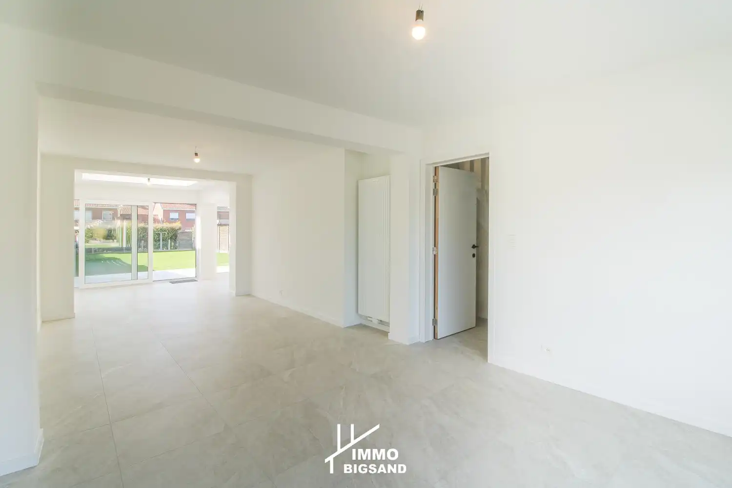 Volledig gerenoveerde woning met 3 slaapkamers, garage en ruime tuin foto 5