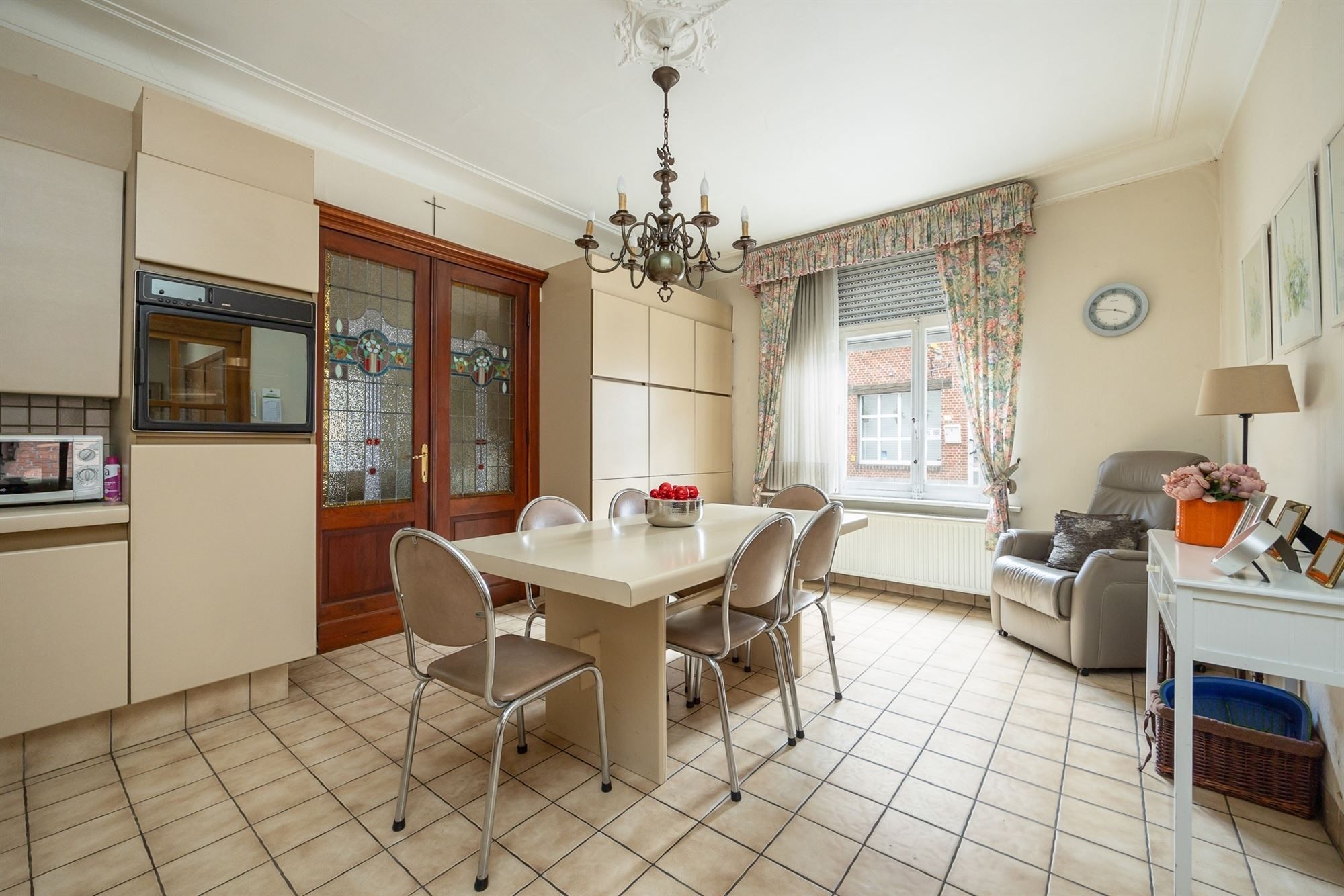 Ruime woning met 4 slpkmrs. en koer foto 10