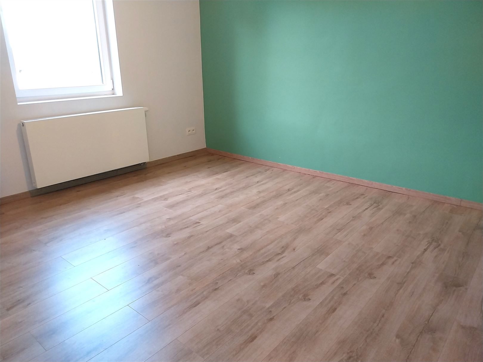 TE HUUR: Gerenoveerde halfopen bebouwing met 3 slaapkamers en ruime tuin! foto 20