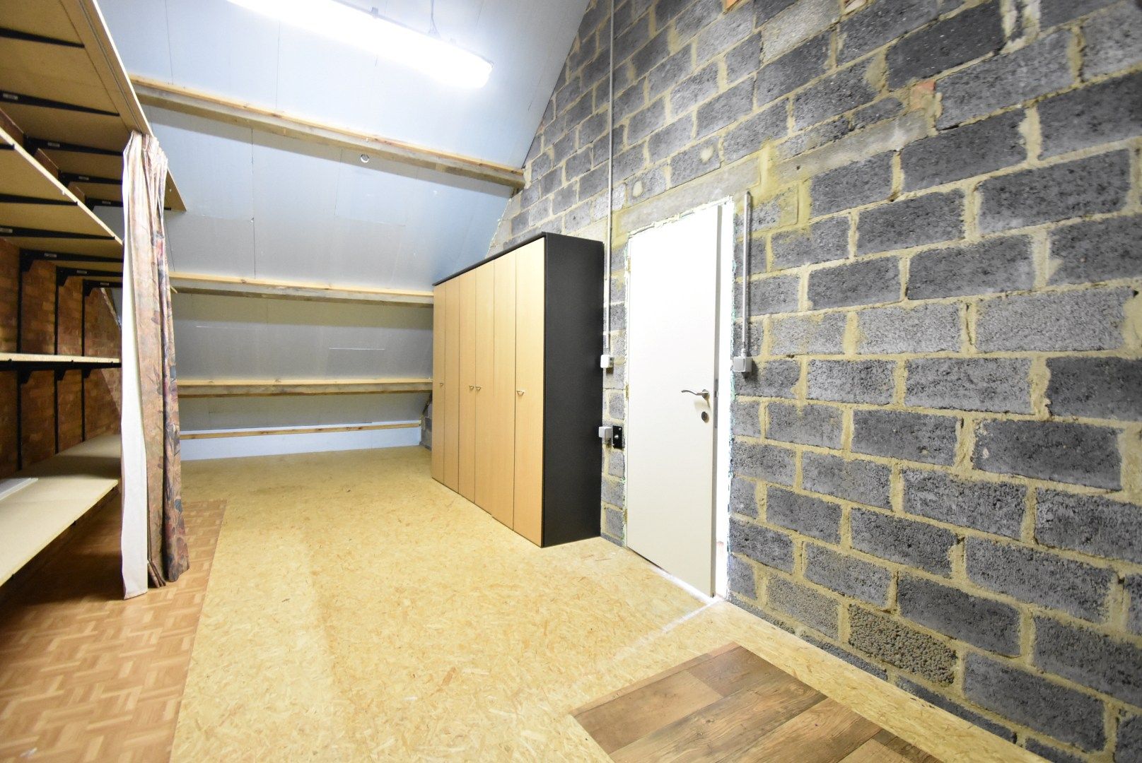 Ruime halfopen woning met 3 slaapkamers in Kiewit foto 24