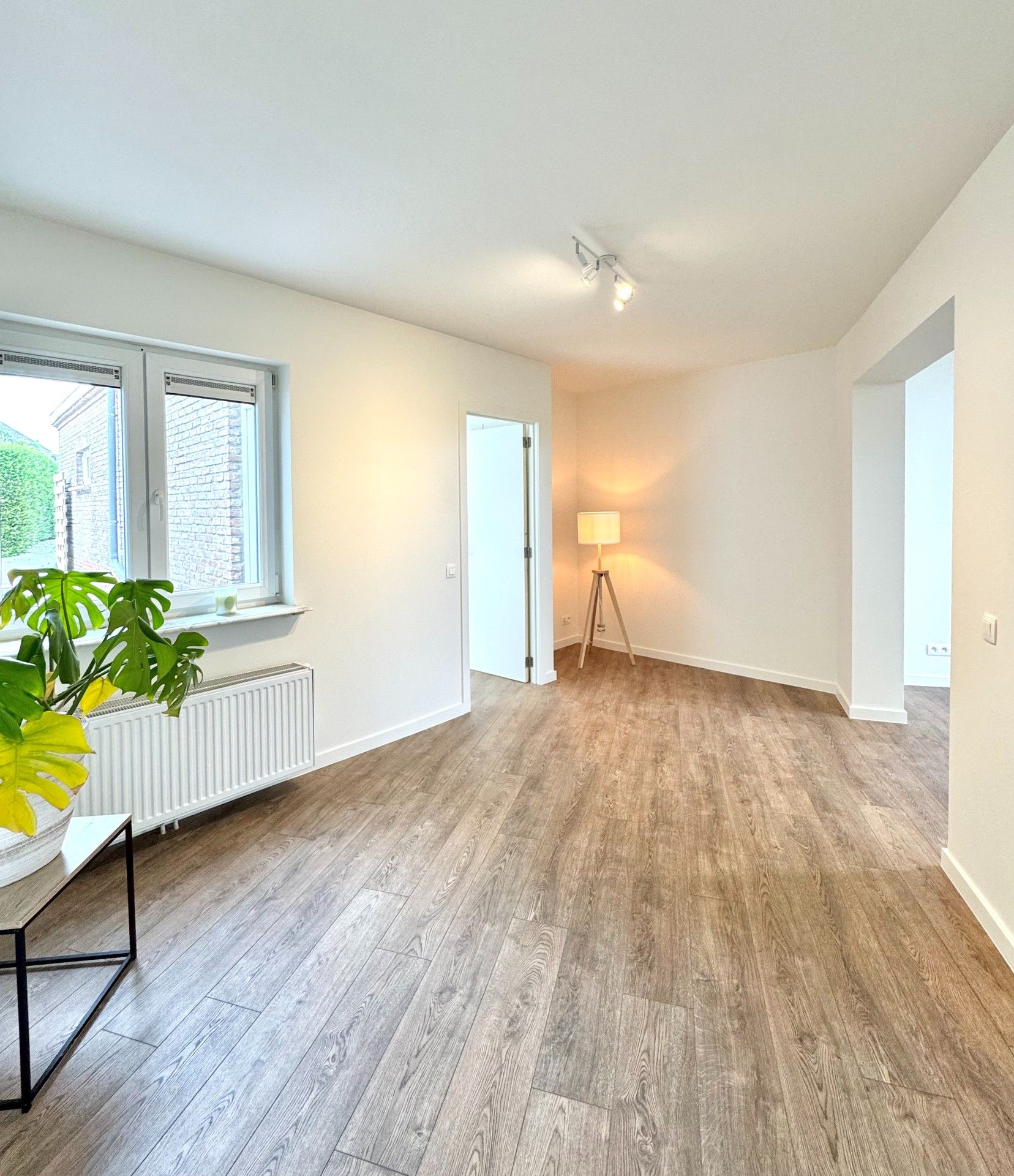 GERENOVEERDE WONING MET 3 SLPKS, TERRAS EN PARKING foto 13