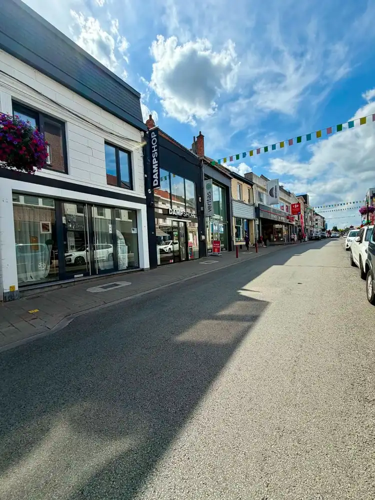 POP UP MOGELIJK - Instapklaar handelspand op toplocatie in hartje Geraardsbergen foto 3