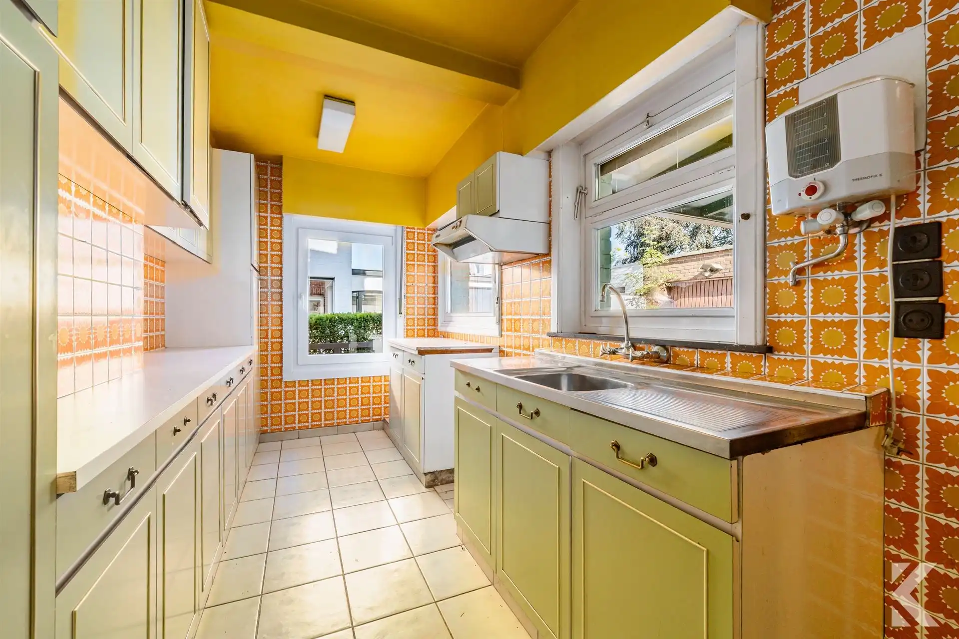 Ruime gezinswoning op 553 m² met garage en open zicht foto 12