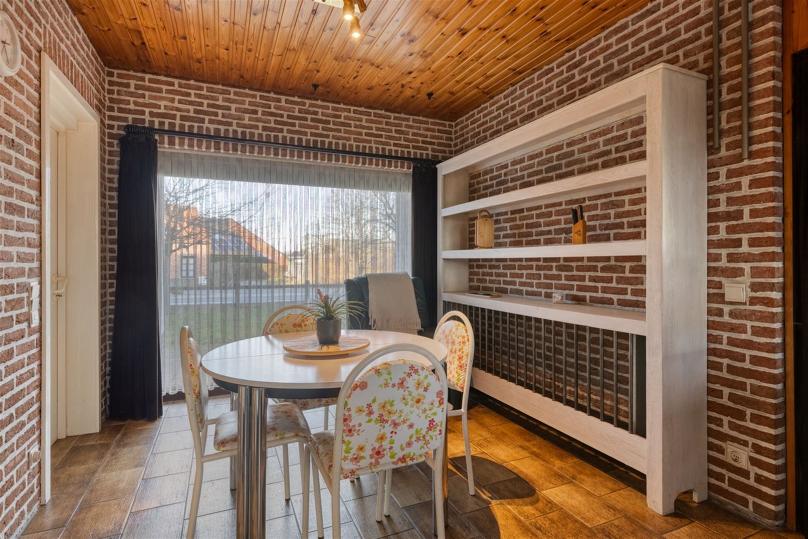 Mooi gelegen statige woning op 1231 m2 foto 15