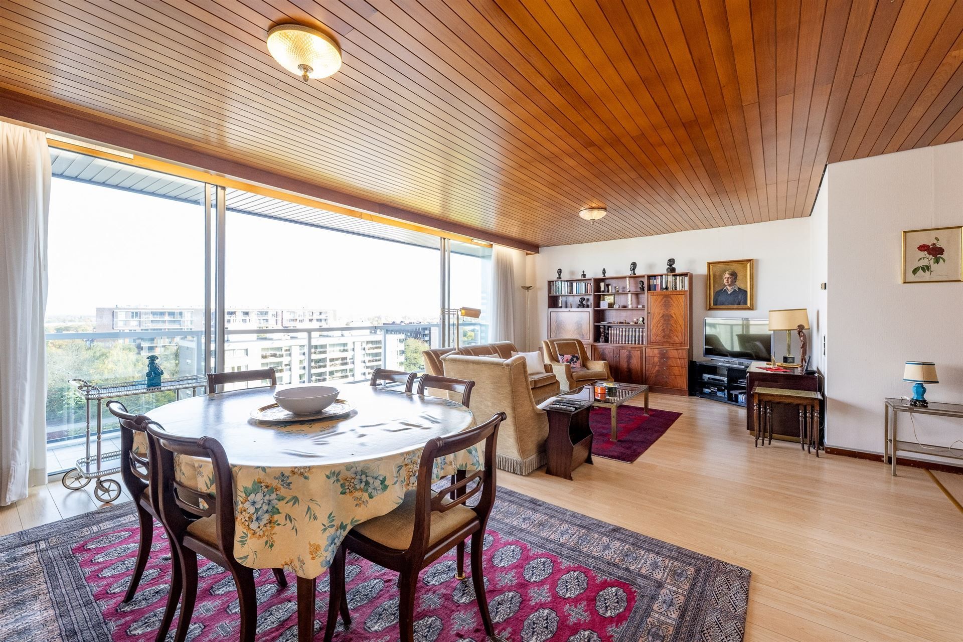 Appartement foto {{pictureIndex}}