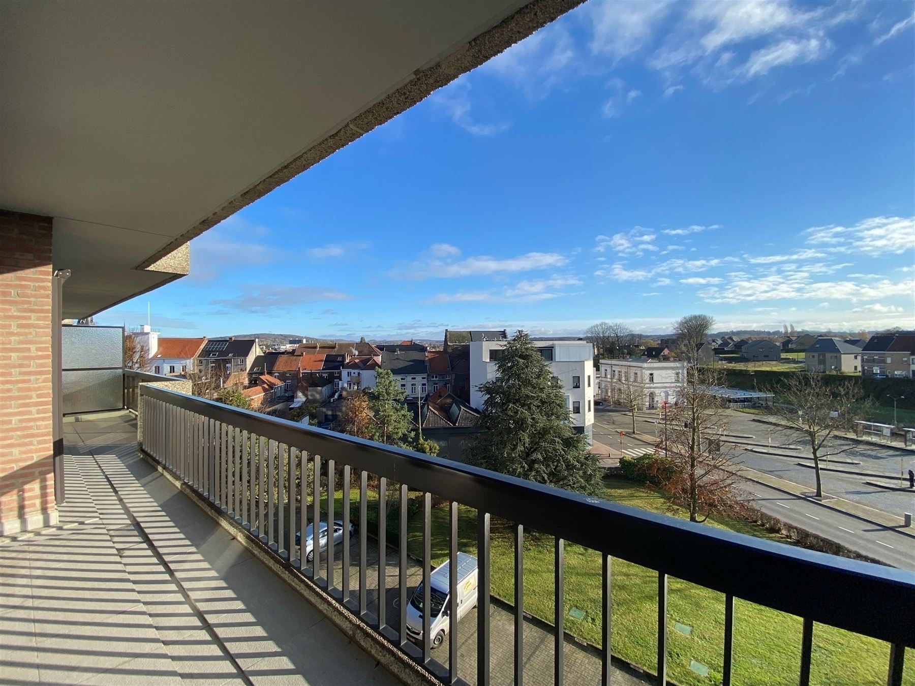 Lichtrijk appartement nabij het station foto 5