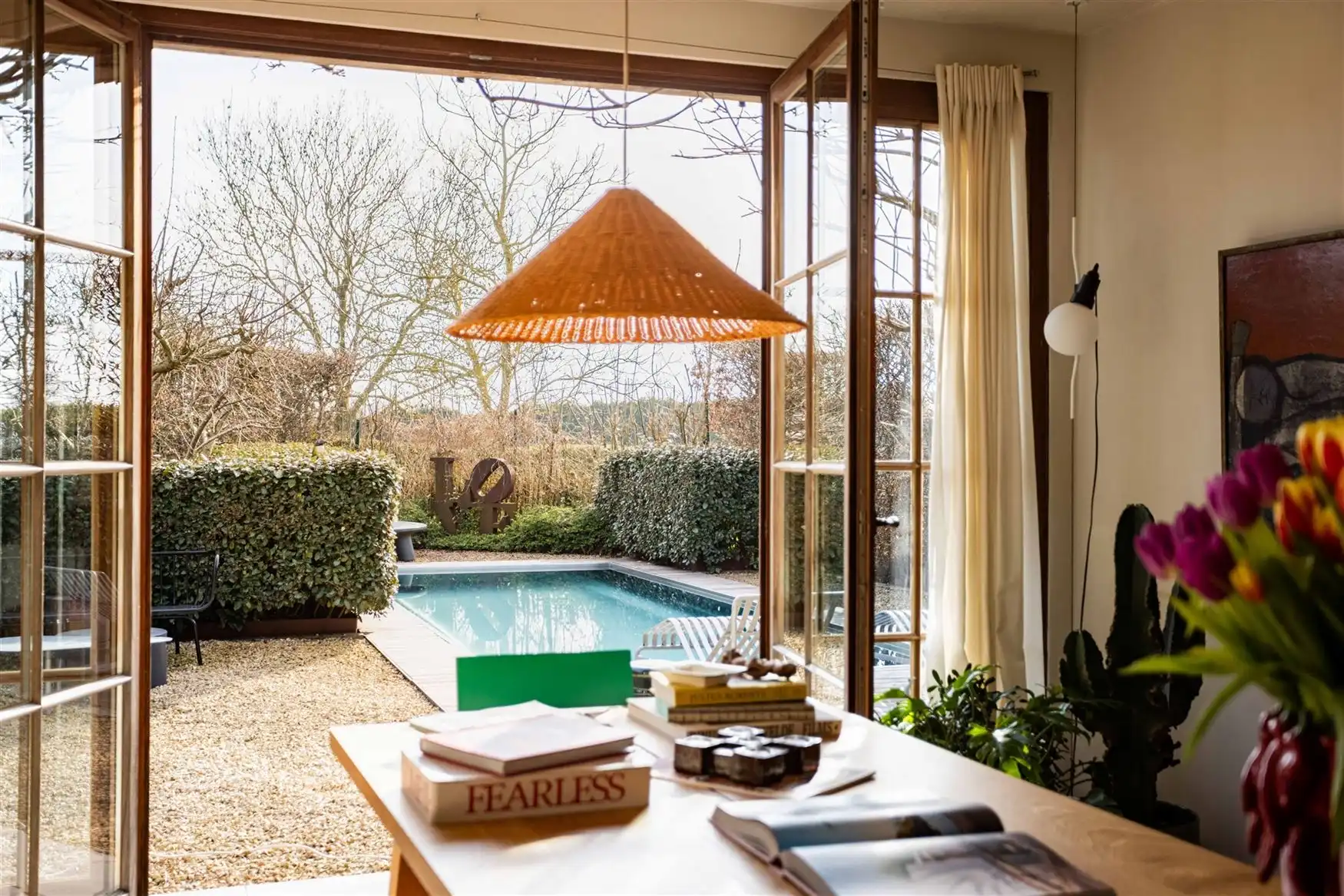 Hoofdfoto van de publicatie: Zuiders wonen in Kruisem. Zeldzame parel.