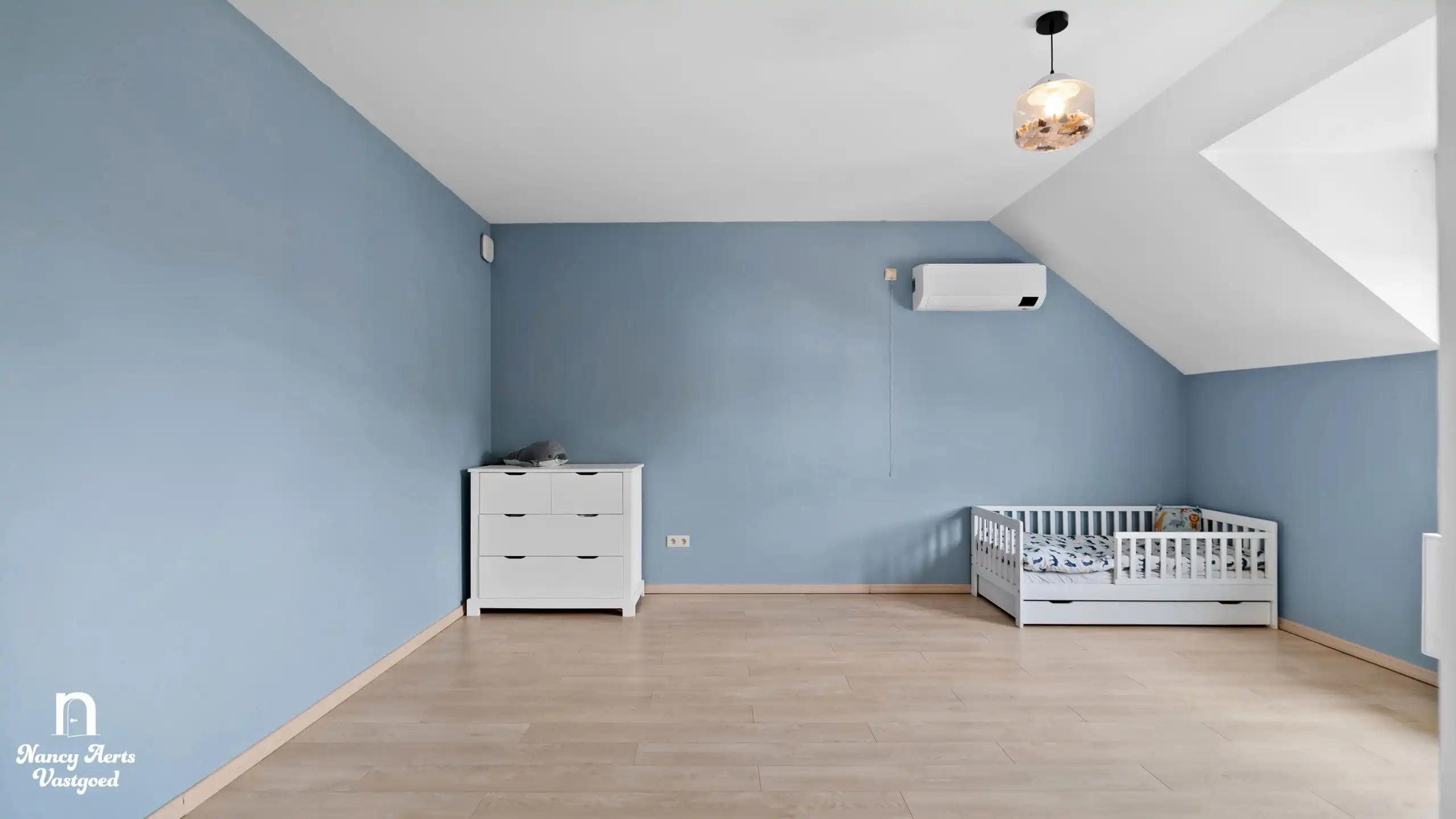 Verrassend ruime woning met aparte studio op rustige locatie foto 33