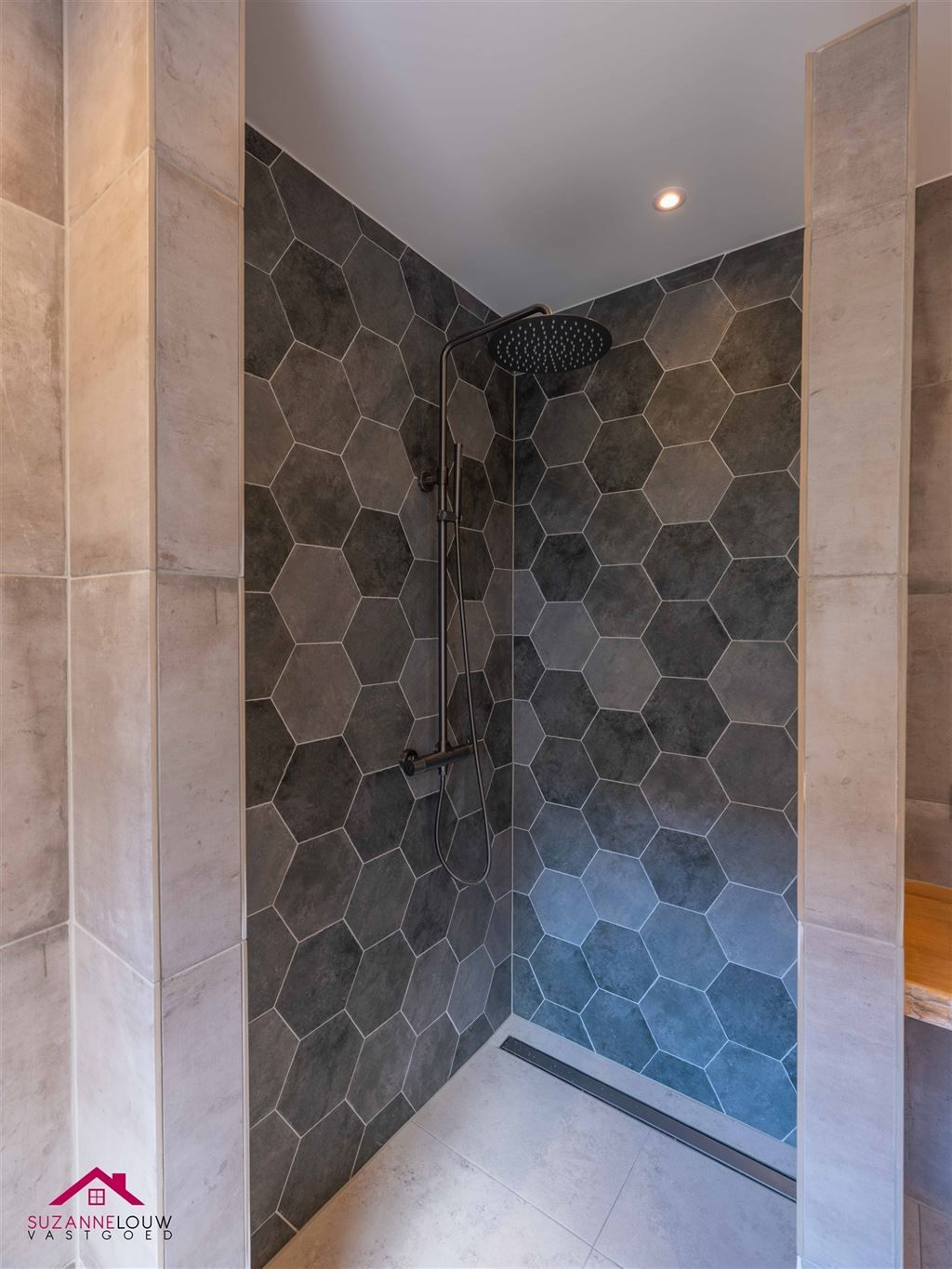 Stijlvol gerenoveerde, vrijstaande woning foto 20